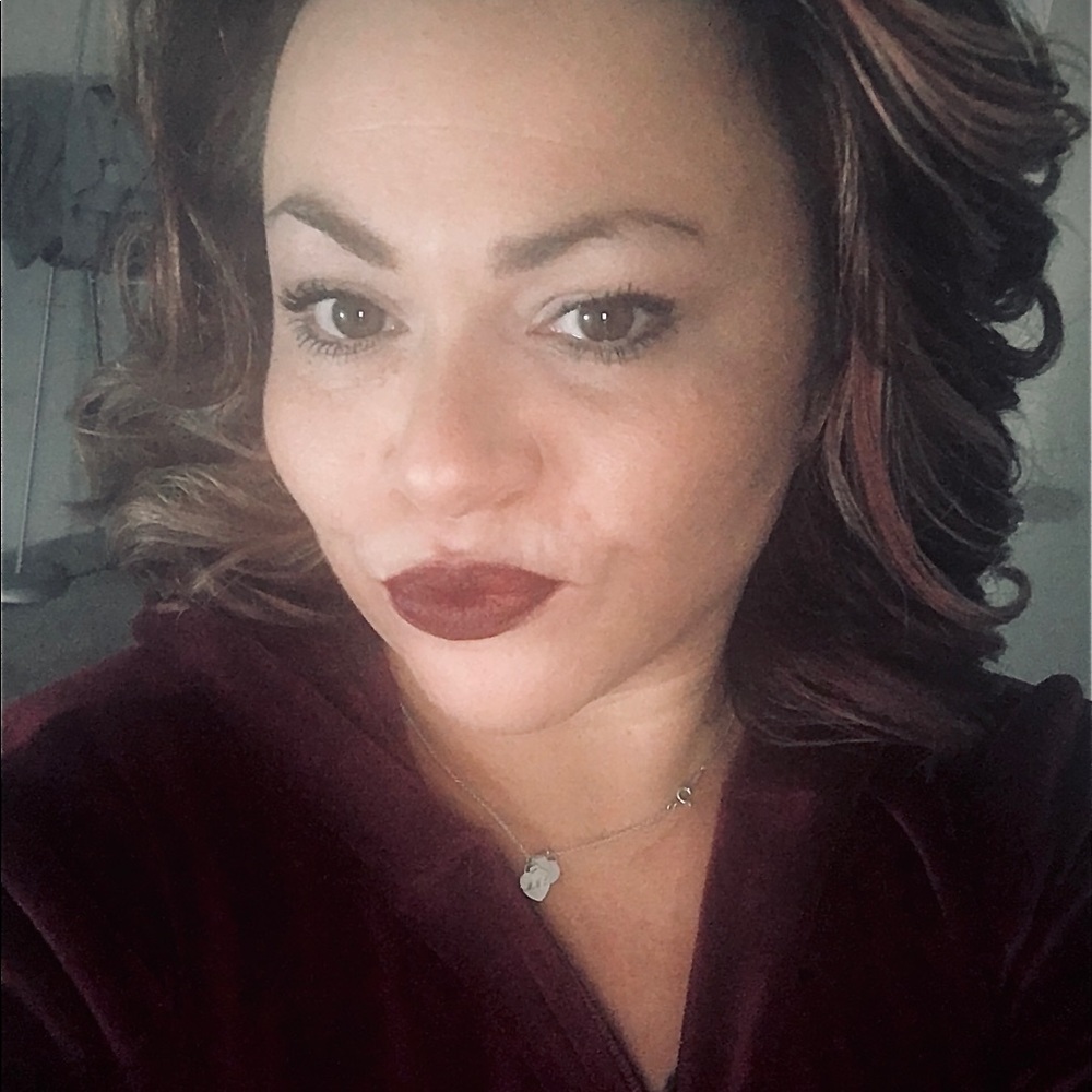 Meet your Posher, Crystal